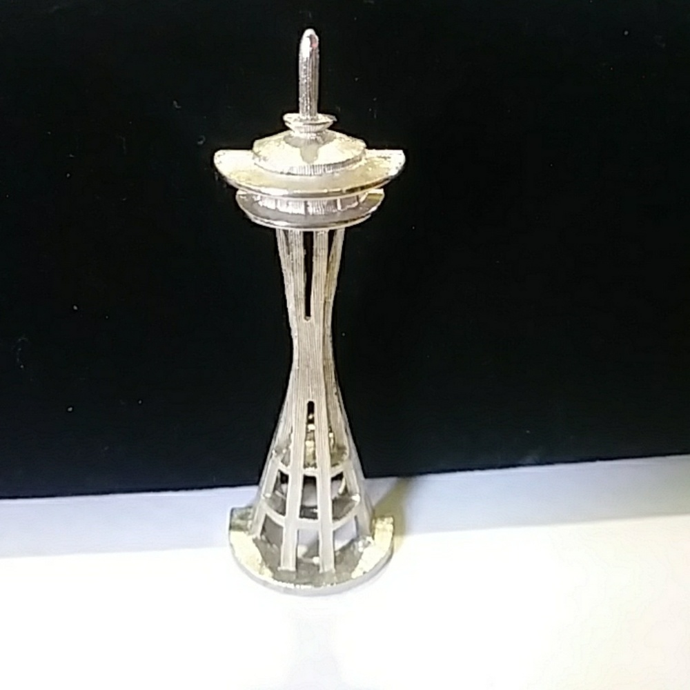 Silver Seattle Skyscraper Brooch